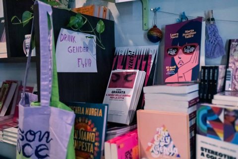nora-book-coffee-libreria-queer