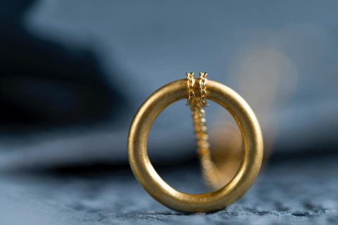 Raduni Ovali: gioielli come sculture