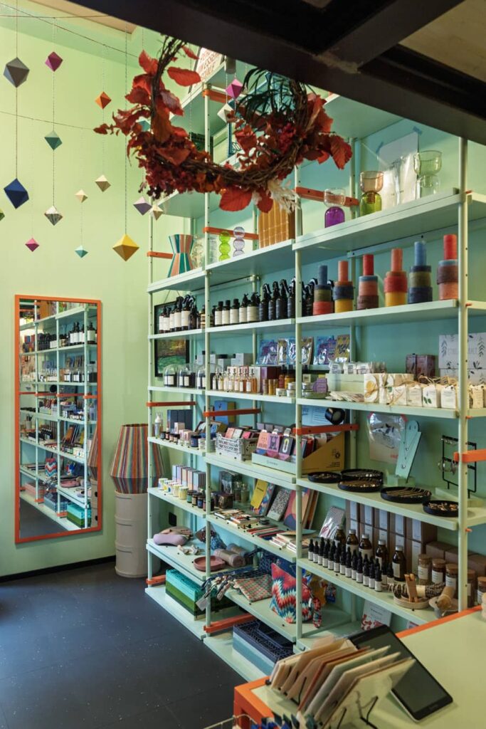 VerdeMari concept store NoLo con l'interior disegnato da Alexia Caccavella